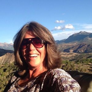 Meet your Posher, Pamela